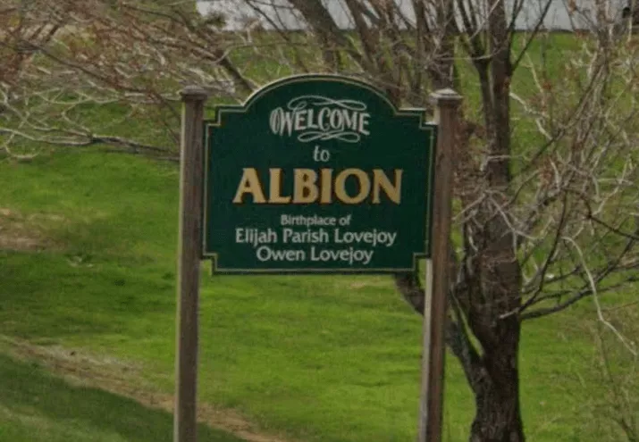 Un énorme OVNI observé par un militaire dans le Maine