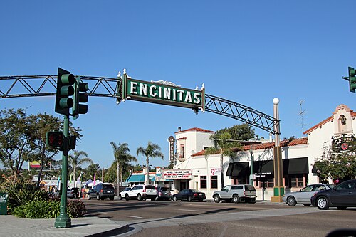 Encinitas (Californie) – Un signalement d’objet aérien non identifié filmé au crépuscule